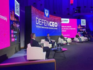 Diskuzní panel na téma český vojenský průmysl a jeho export s účastí CEO Českých překladů Lukáše Utíkala.